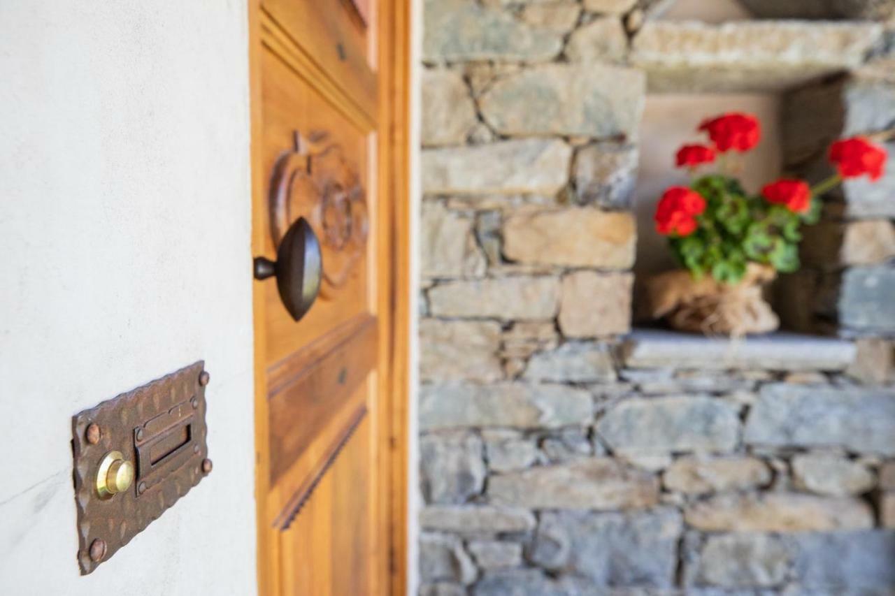 Casa Vacanze Petit Haury - Alloggi Ad Uso Turistico Vda Arvier N 0039 E N 0040 - Dış mekan fotoğraf
