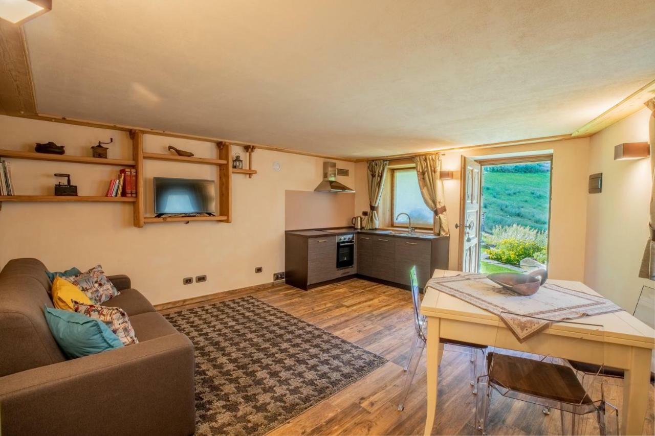 Casa Vacanze Petit Haury - Alloggi Ad Uso Turistico Vda Arvier N 0039 E N 0040 - Dış mekan fotoğraf